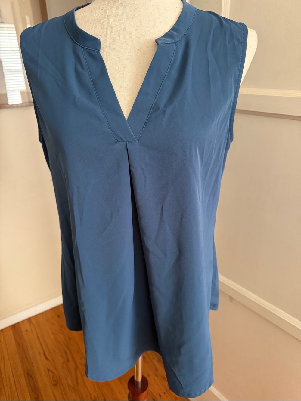Sleeveless V-Neck Camisole in Teal Blue
